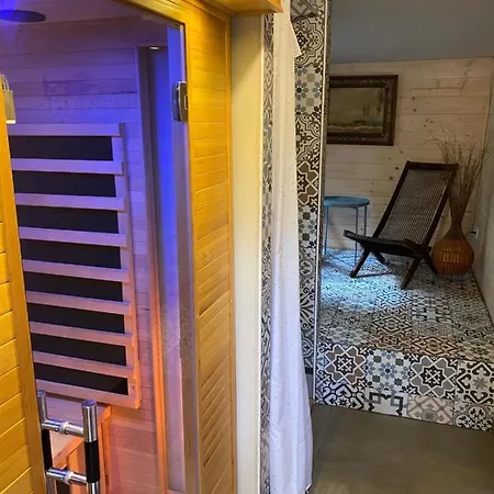 Mesebeli Vendeghaz * Kismaros